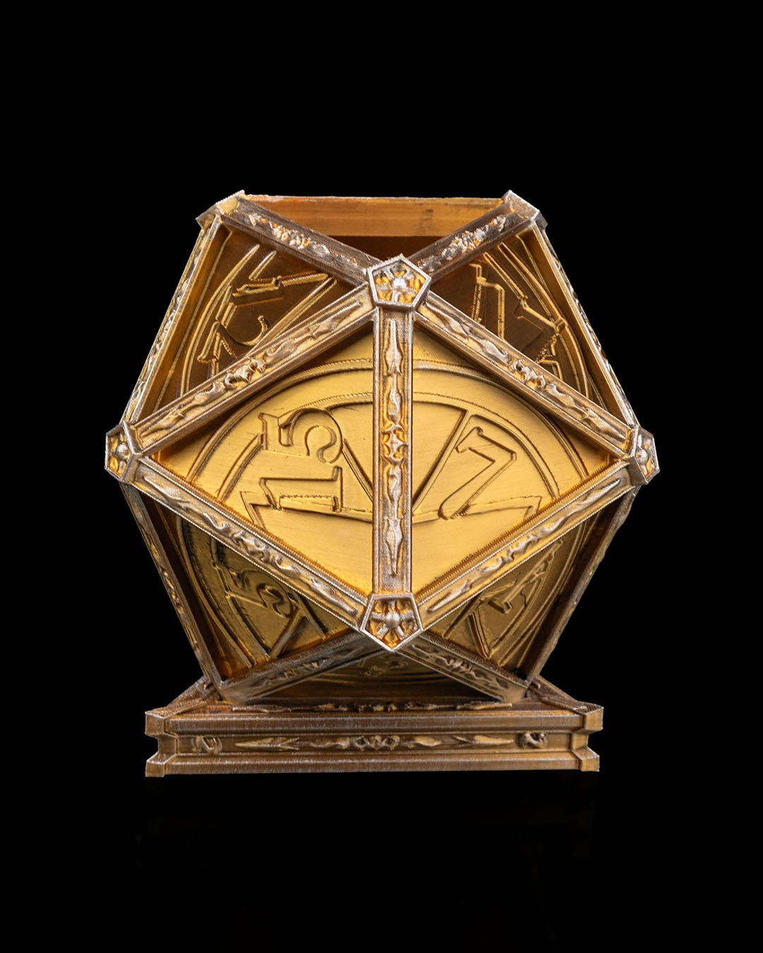 The Arcane D20 Planter